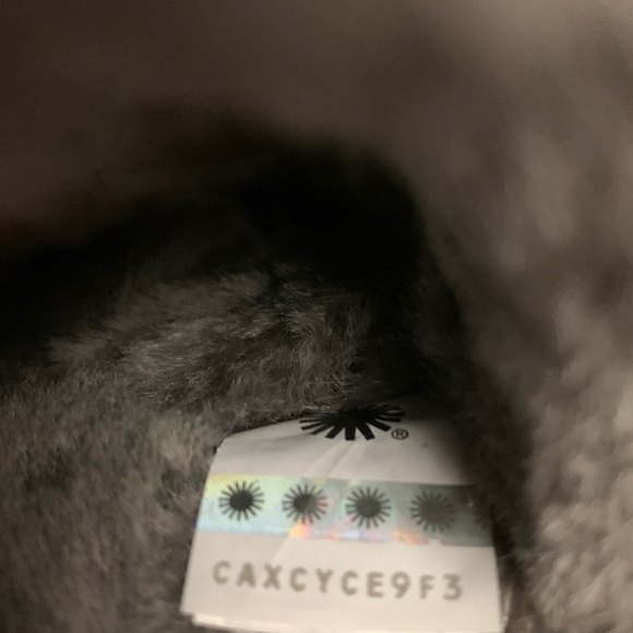 Last one❗️ UGG Classic Mini Fluff Sheepskin Bootie - Picture 13 of 13